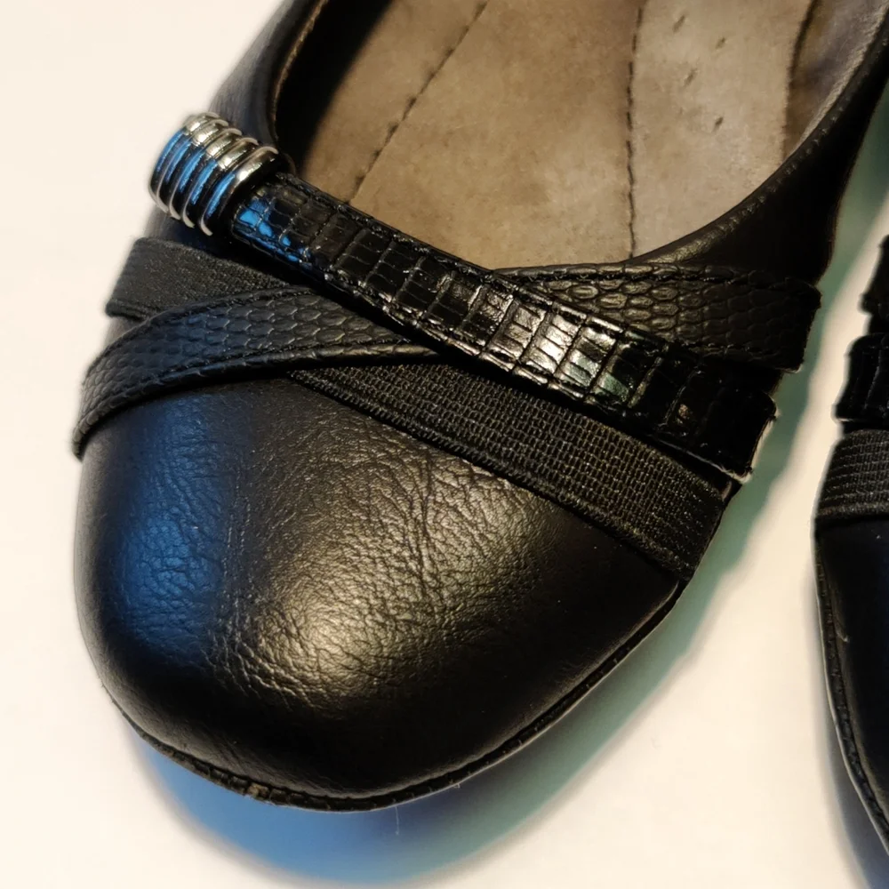Black Flats - Picture 3 of 6